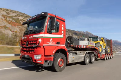 Schwertransporte im Wallis mit Tieflader | Volken Group